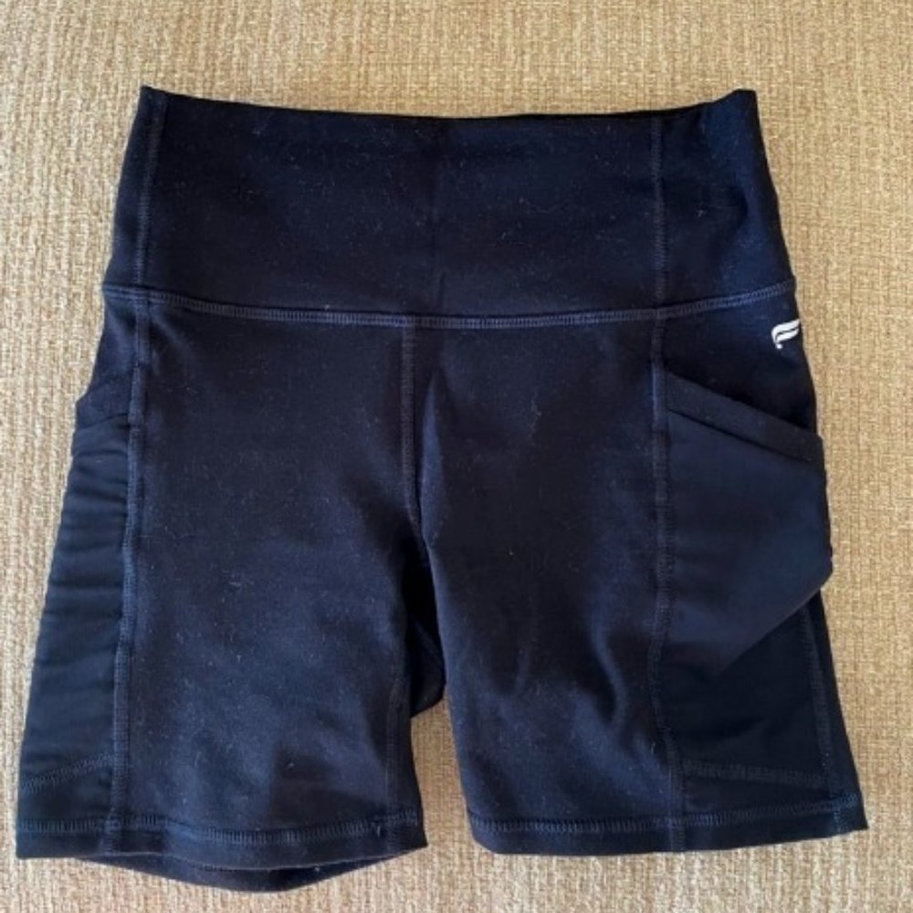 Fabletics On the Go High Waisted 6" Short